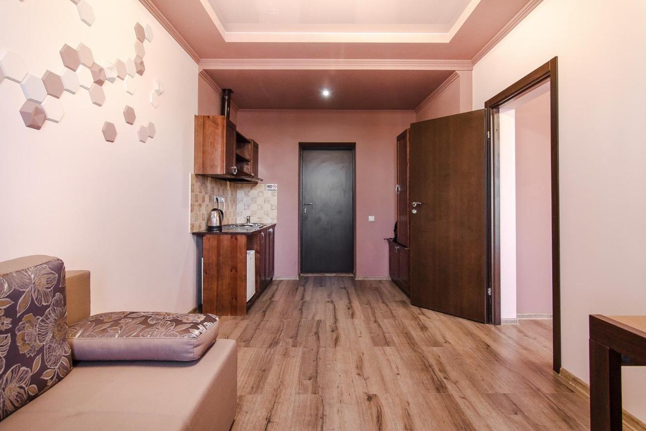 Rest Time Apartments Odessa Exterior photo