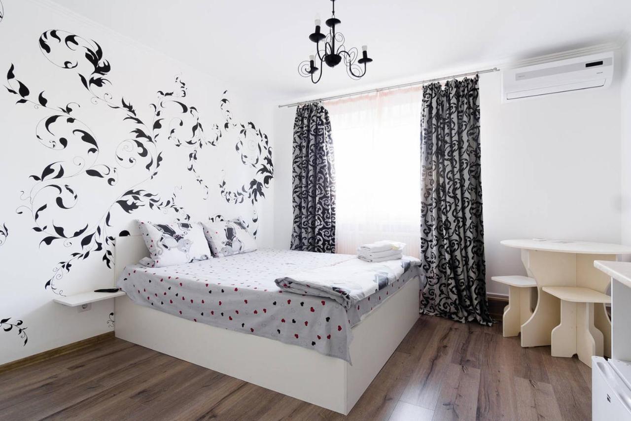 Rest Time Apartments Odessa Exterior photo